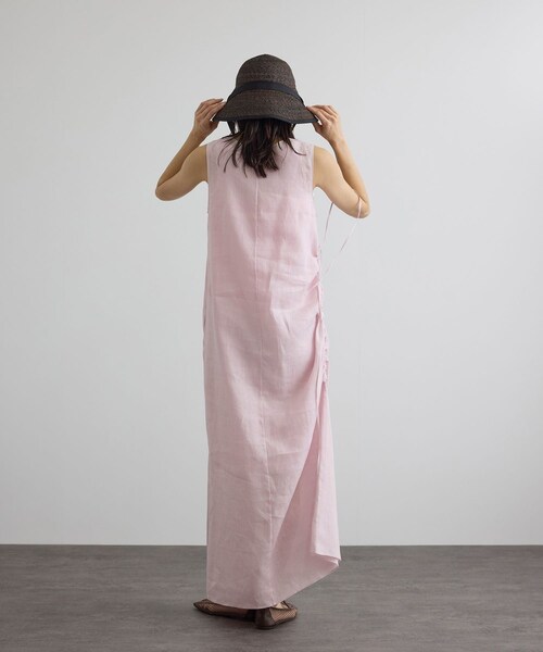 ADAM ET ROPE'(アダムエロペ)の「リネンドロストノースリーブワンピース / GENTLE LINEN(ワンピース・レディース・ブラック/グレー/ピンク・F)」の15枚目の写真