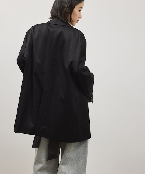 ADAM ET ROPE'（アダムエロペ）の「シルキーリラックスジャケット（テーラードジャケット・レディース・ブラック/ベージュ・36/38）」の18枚目の写真