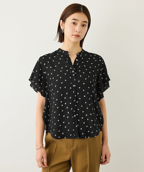 ROPE'(ロペ)の「【DEVEAUX(デヴォー)】ドットケープブラウス/セットアップ対応・イージーケア(シャツ/ブラウス・レディース・ブラック系・F)」の4枚目の写真
