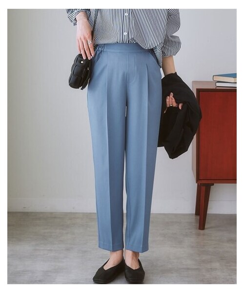 nissen（ニッセン）の「【褒められシルエット】テーパードパンツ（パンツ・レディース・黒/イエロー/サックス/パープル/グリーン/オフベージュ/ピンク・S/M/L/LL）」の5枚目の写真