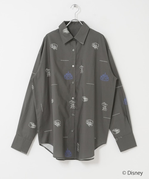 KBF（ケイビーエフ）の「別注Disneyプリントシャツ（シャツ/ブラウス・レディース・IVORY/CHARCOAL・One）」の2枚目の写真