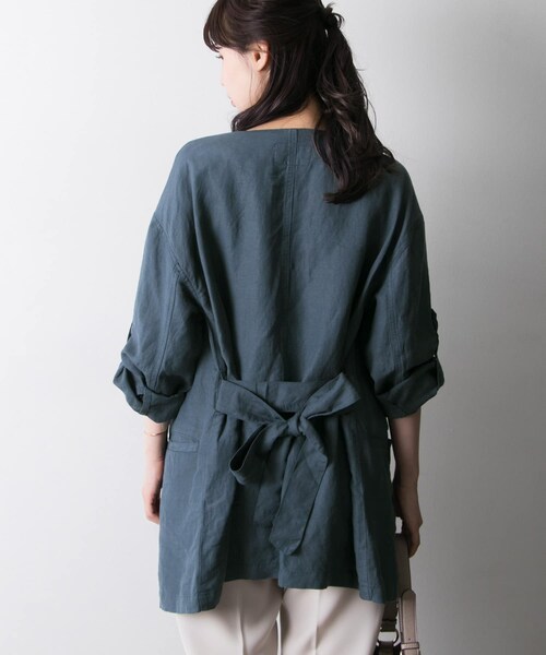 URBAN RESEARCH（アーバンリサーチ）の「LI/RYノーカラーサファリジャケット∴（ミリタリージャケット・レディース・BEIGE/NAVY・FREE）」の17枚目の写真
