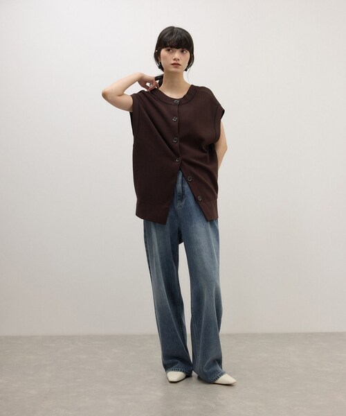 ADAM ET ROPE'(アダムエロペ)の「【WEB限定】ポケットタックセミワイドデニム(デニムパンツ・レディース・ネイビー/ブルー系・34/36/38)」の9枚目の写真