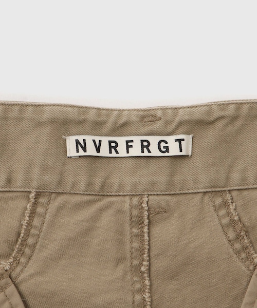 ADAM ET ROPE'(アダムエロペ)の「【NVRFRGT/ネヴァーフォーゲット】3D TWISTED CARGO PANTS(カーゴパンツ・メンズ・ブラック/ベージュ・1/2)」の12枚目の写真