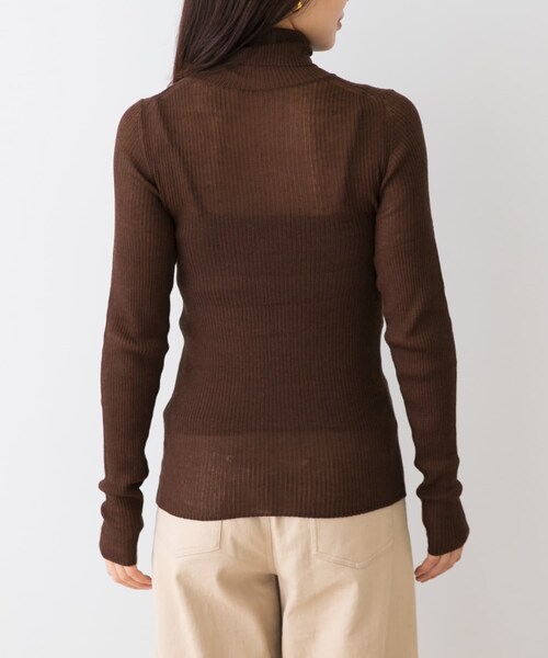 URBAN RESEARCH ROSSO（アーバンリサーチロッソ）の「F by ROSSO　ウォッシャブルシアーリブタートルニット（ニット/セーター・レディース・L/GRAY/RED/BLACK/BROWN・Free）」の16枚目の写真