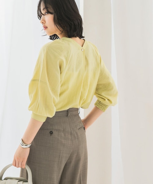 URBAN RESEARCH ROSSO（アーバンリサーチロッソ）の「2WAYギャザースリーブブラウス（シャツ/ブラウス・レディース・CHARCOAL/L/BEIGE/YELLOW・FREE）」の3枚目の写真