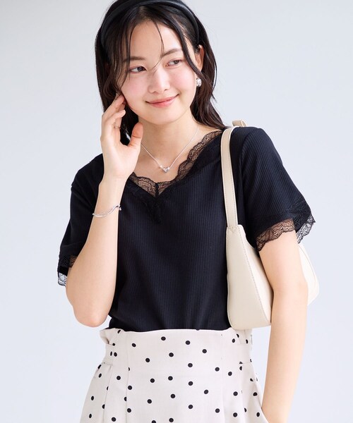 VIS（ビス）の「レーストリムVネックTシャツ/汗ジミ加工（Tシャツ/カットソー・レディース・ブラック/ライトグレー/オフホワイト・F）」の12枚目の写真