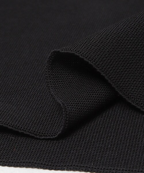 URBAN RESEARCH ROSSO（アーバンリサーチロッソ）の「『一部WEB限定カラー』フォルムニットVネックワンピース（ワンピース・レディース・BLACK/BROWN/RED・36/38）」の13枚目の写真