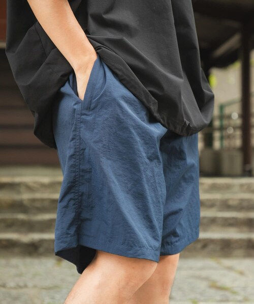 URBAN RESEARCH(アーバンリサーチ)の「Wide Dad GRAPHIC SHORTS WITH HATCH(その他パンツ・メンズ・BLACK/NAVY/ORANGE・1/2)」の17枚目の写真