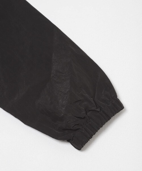 URBAN RESEARCH DOORS(アーバンリサーチドアーズ)の「FORK&SPOON シアーアノラックパーカー(パーカー・メンズ・BLACK/CHARCOAL・4/5)」の5枚目の写真