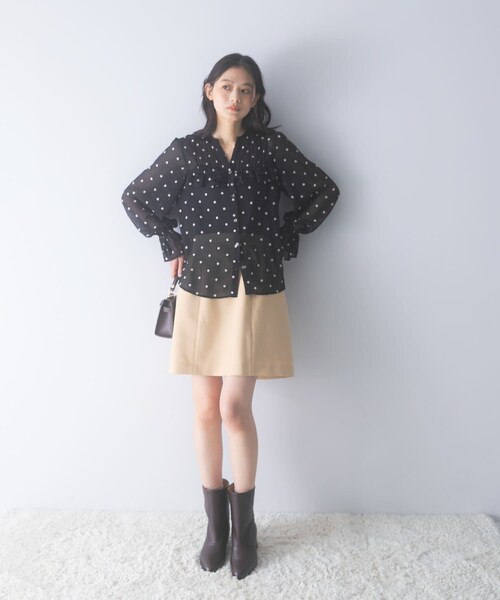 URBAN RESEARCH ROSSO（アーバンリサーチロッソ）の「『WEB限定』フラワー刺繍ピンタックフリルブラウス（シャツ/ブラウス・レディース・BLACK・Free）」の8枚目の写真