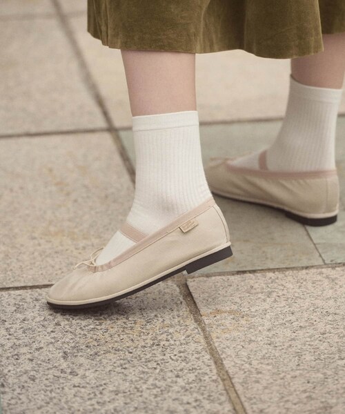 URBAN RESEARCH DOORS(アーバンリサーチドアーズ)の「Rockfish Weatherwear WISLEY SCRUNCH FLAT(バレエシューズ・レディース・BLACK/BEIGE・23.5/24/24.5)」の14枚目の写真