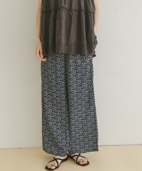 ITEMS URBANRESEARCH（アイテムズ アーバンリサーチ）の「ガライージーワイドパンツ（その他パンツ・レディース・NVY/MNT/WHT・FREE）」の9枚目の写真