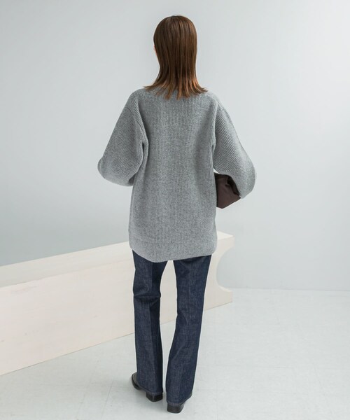 URBAN RESEARCH ROSSO（アーバンリサーチロッソ）の「アルパカ混カーブスリーブVネックプルオーバー（ニット/セーター・レディース・GRAY/PINK/NAVY・Free）」の8枚目の写真