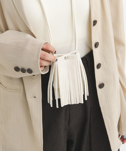 KBF（ケイビーエフ）の「フリンジマルチアクセサリー（ポーチ・レディース・BLACK/IVORY・One）」の5枚目の写真