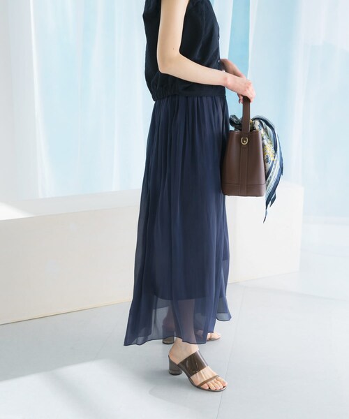 URBAN RESEARCH ROSSO（アーバンリサーチロッソ）の「グロッシーギャザーフレアスカート（スカート・レディース・PISTACHIO/ORANGE/NAVY・FREE）」の17枚目の写真