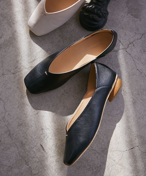 VIS(ビス)の「メタルポイントバブーシュ(パンプス・レディース・ブラック/オフホワイト・L/M/S)」の4枚目の写真