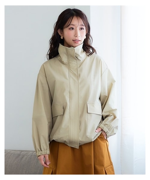 nissen（ニッセン）の「＜大きいサイズ＞スタンドカラーブルゾン（はっ水・防花粉・ＵＶカット）（オールインワン・サロペット・レディース・オフベージュ/ライトグリーン/黒・L/LL/3L/4L/5L/6L/8L/10L）」の6枚目の写真