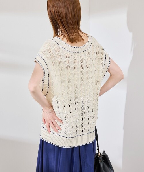 ROPE' PICNIC(ロペピクニック)の「配色ステッチ透かし編みニットベスト(ベスト・レディース・オフホワイト/ベージュ/サックス・38)」の8枚目の写真