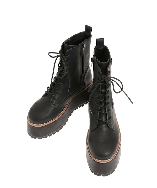 レースアップブーツ