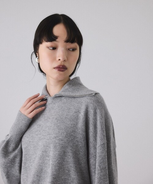 ADAM ET ROPE'(アダムエロペ)の「カシミア混ZIPタートルネックプルオーバー(ニット/セーター・レディース・グレー/ベージュ・F)」の12枚目の写真