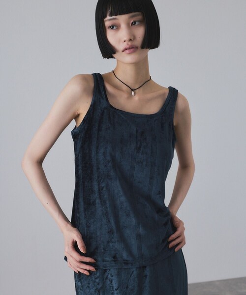 ADAM ET ROPE'（アダムエロペ）の「【Miller for ADAM ET ROPE'】別注 スクエアタンク（カップ付き）（タンクトップ・レディース・グリーン/ネイビー・F）」の2枚目の写真