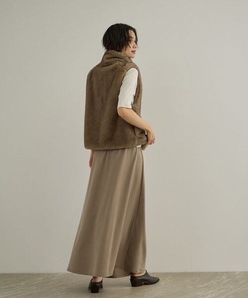 ADAM ET ROPE'(アダムエロペ)の「フェイクミンクファージレ(ベスト・レディース・チャコール/ブラウン・F)」の10枚目の写真