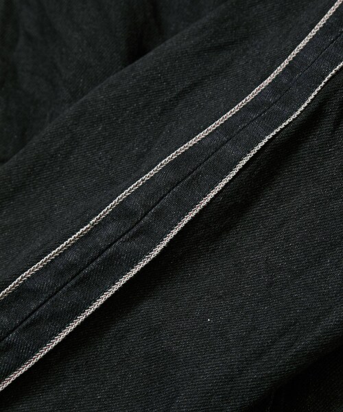 ADAM ET ROPE'(アダムエロペ)の「【THOUSANDS/サウザンズ】SELVAGE DENIM TRUCK JACKET(デニムジャケット・メンズ・ブラック/ネイビー・L/M)」の16枚目の写真