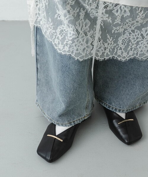 SENSE OF PLACE by URBAN RESEARCH（センスオブプレイスバイアーバンリサーチ）の「『抗菌』スクエアカットフラットシューズ（その他シューズ・レディース・IVORY/BLACK/BROWN・S/M/L）」の2枚目の写真