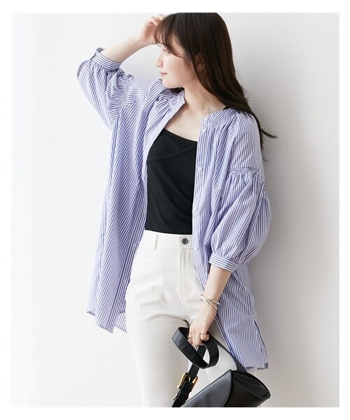 nissen（ニッセン）の「シャーリングギャザーバンドカラーシャツ（ワンピース・レディース・オフホワイト/ブルーストライプ・M/L）」の2枚目の写真