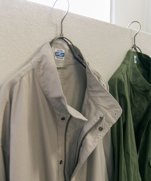 URBAN RESEARCH Sonny Label（アーバンリサーチサニーレーベル）の「『別注』ARMY TWILL×Sonny Label　Fish Tail Coat（モッズコート・メンズ・L.GRAY/KHAKI・M/L/XL）」の4枚目の写真