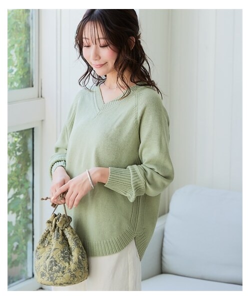 nissen（ニッセン）の「洗える裾ラウンドＶネックニット＜大きいサイズ有＞（ニット/セーター・レディース・杢グレー/ソフトグリーン/ダスティブルー/黒/ライトベージュ・S/M/L/LL/3L/4L/5L/6L/8L/10L）」の9枚目の写真