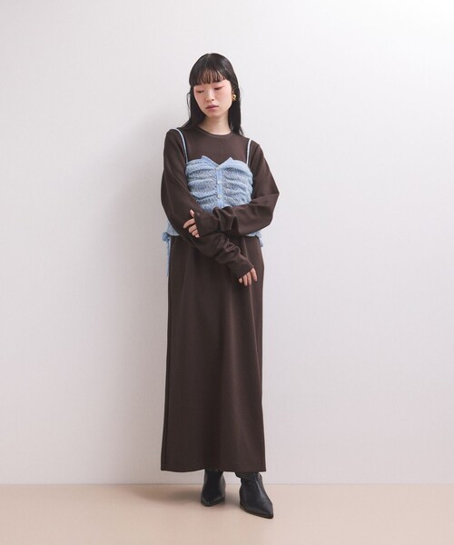 ADAM ET ROPE'(アダムエロペ)の「【WEB限定】ニットキャミソールセットワンピース(ワンピース・レディース・ブラック/チャコール/ダークブラウン・F)」の11枚目の写真