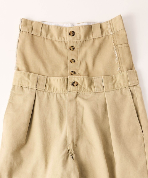 ADAM ET ROPE'（アダムエロペ）の「【QUIITO】REMAKE W /WAIST CHINO PANTS MENS（チノパンツ・メンズ・ベージュ・4/5）」の5枚目の写真