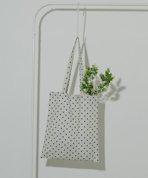 SMELLY（スメリー）の「プリントトートバッグM（トートバッグ・レディース・FLOWER/STRIPE/CHECK/DOT/CHERRY/EMBROIDERY・M）」の4枚目の写真