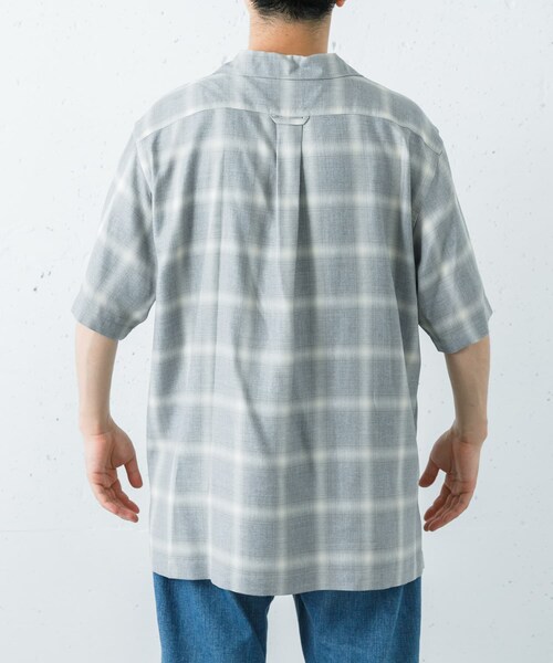 URBAN RESEARCH(アーバンリサーチ)の「COTTON PAN SOHOオンブレシャツショートスリーブ(シャツ/ブラウス・メンズ・GRAY/RED×BLK・2/3)」の4枚目の写真