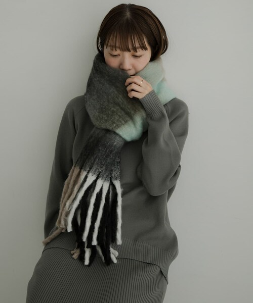 URBAN RESEARCH Sonny Label（アーバンリサーチサニーレーベル）の「フラッフィーボリュームチェックマフラー（マフラー・レディース・オレンジ系/グリーン系/ブラウン系・One）」の8枚目の写真