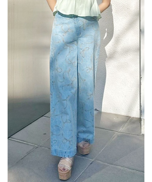 MERCURYDUO（マーキュリーデュオ）の「リボンプリントデニムパンツ（デニムパンツ・レディース・ブルー/インディゴ・S/M）」の7枚目の写真