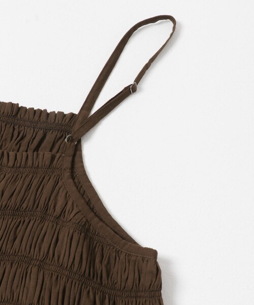 URBAN RESEARCH(アーバンリサーチ)の「コットンギャザーキャミワンピース(ワンピース・レディース・BLACK/BROWN/RED・Free)」の22枚目の写真