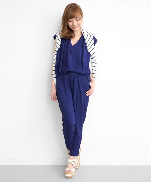 URBAN RESEARCH ROSSO（アーバンリサーチロッソ）の「VネックTOPS Set タックPANTS（サロペット/オーバーオール・レディース・ROYAL BLUE/GRAY/BLACK・FREE）」の10枚目の写真