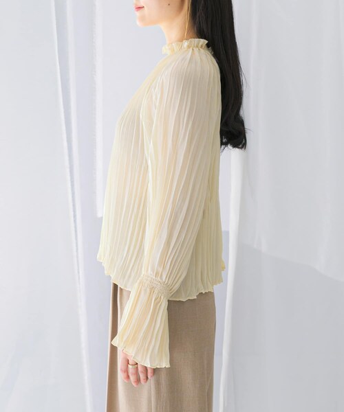 URBAN RESEARCH ROSSO（アーバンリサーチロッソ）の「2WAYプリーツブラウス（シャツ/ブラウス・レディース・OFF WHITE/BLUE/BLACK・FREE）」の17枚目の写真