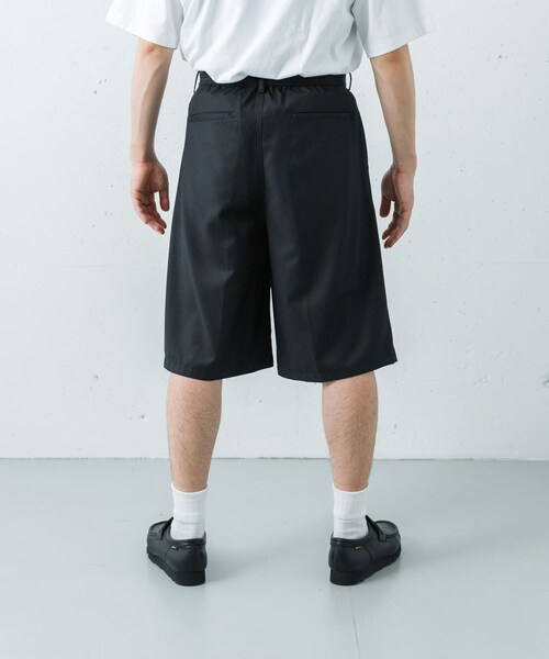 URBAN RESEARCH(アーバンリサーチ)の「ANOTHER OFFICE H.STRIPE BERMUDA PANTS(その他パンツ・メンズ・BLACK・2/3)」の3枚目の写真