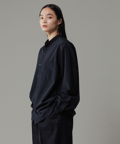 ADAM ET ROPE'(アダムエロペ)の「【NIKKE】 バンドカラー シャツ / ウォッシャブル(シャツ/ブラウス・メンズ・ブラック/ネイビー/ラベンダー・L/M)」の1枚目の写真