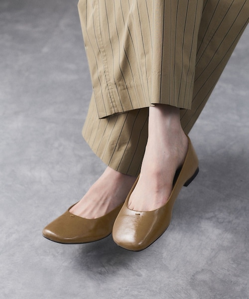 ADAM ET ROPE'（アダムエロペ）の「ラウンドフラットシューズ（パンプス・レディース・ブラック/ホワイト/ブラウン系・23.0/23.5/24.0/24.5）」の22枚目の写真