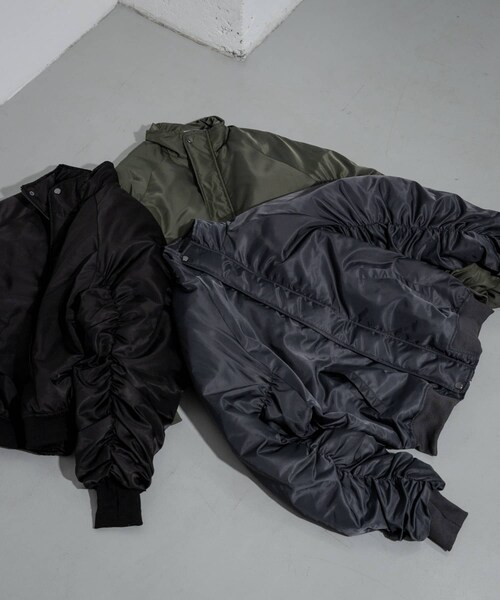 SENSE OF PLACE by URBAN RESEARCH（センスオブプレイスバイアーバンリサーチ）の「『ユニセックス』ナイロンギャザースタンドブルゾン（テーラードジャケット・メンズ・GRAY/BLACK/OLIVE・M/L）」の19枚目の写真