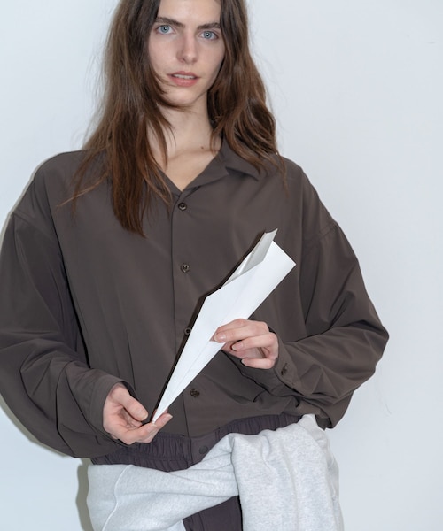 URBAN RESEARCH（アーバンリサーチ）の「dDdDdDd　NYLON STRETCH LONG-SLEEVE SHIRTS（シャツ/ブラウス・メンズ・BROWN/BLACK/NAVY/CHARCOAL・S/M/L/XL/XXL）」の3枚目の写真