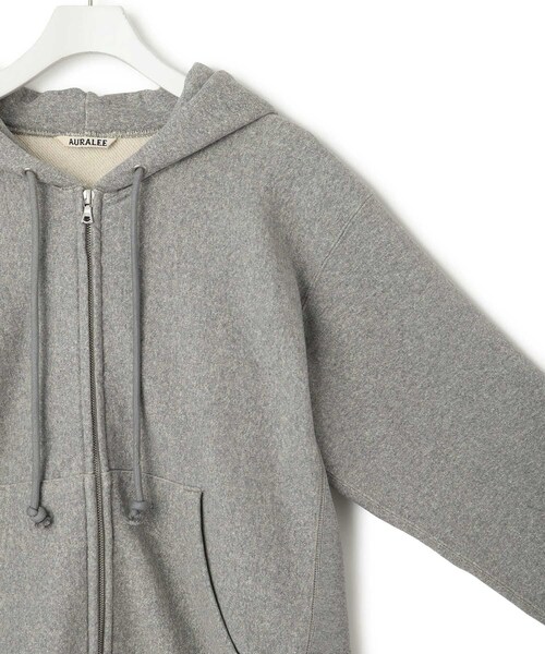 ADAM ET ROPE'(アダムエロペ)の「【公式サイト限定】【AURALEE(オーラリー)】SMOOTH SOFT BD SWEAT ZIP PARKA(パーカー・レディース・グレー/ホワイト系・1)」の18枚目の写真