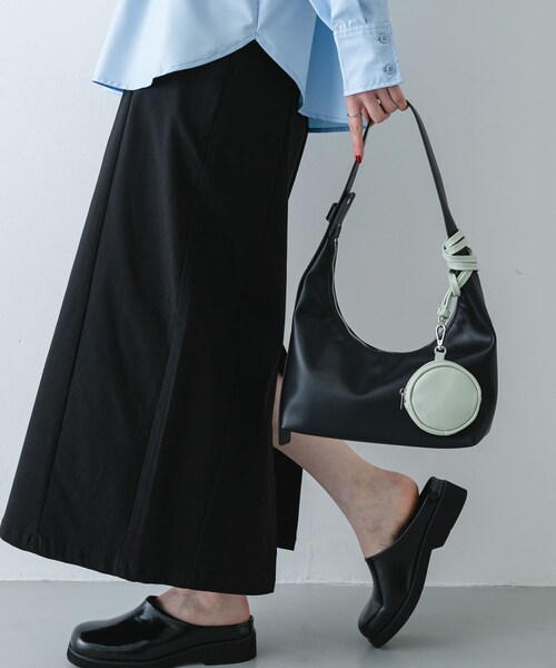 SENSE OF PLACE by URBAN RESEARCH（センスオブプレイスバイアーバンリサーチ）の「ラウンドポーチツキバッグ（ハンドバッグ・レディース・BLACK/BROWN/GREIGE・One）」の5枚目の写真