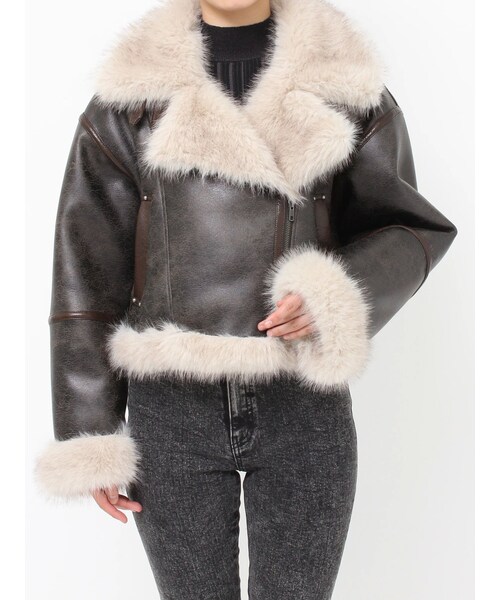 MURUA（ムルーア）の「アンイーブンショートフェイクムートンジャケット（ムートンコート・レディース・アイボリー/ブラック/ブラウン/カーキ/キャメル・F）」の15枚目の写真