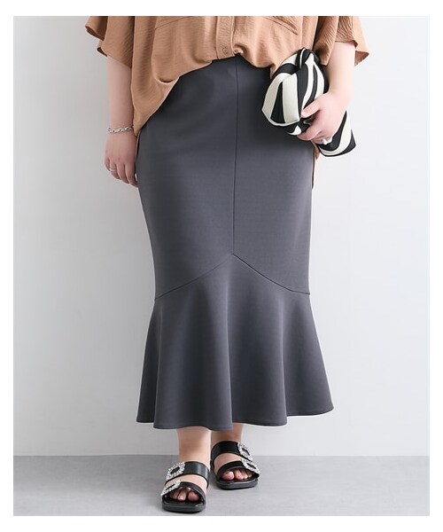 nissen（ニッセン）の「＜大きいサイズ＞ よく伸びるやわらかマーメイドスカート（ゆったりヒップ）（スカート・レディース・ロイヤルブルー/アシッドイエロー/黒/ココア/チャコールグレー・L/LL/3L/4L/5L/6L/8L/10L）」の21枚目の写真